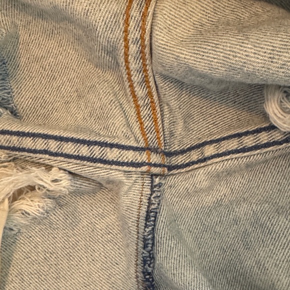 MOTHER Ultra High Waisted Tomcat Kick Fray Short in Color: I Confess Size: 25 - Picture 7 of 9